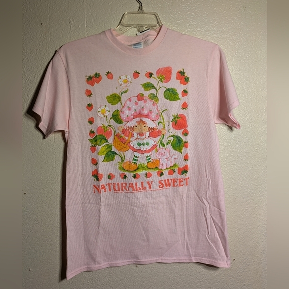 Strawberry shortcake Pink Graphic T-Shirt - Naturally Sweet nwt size medium - Picture 1 of 11